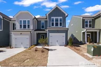 Main picture of 717 Ambrose Hill Ln