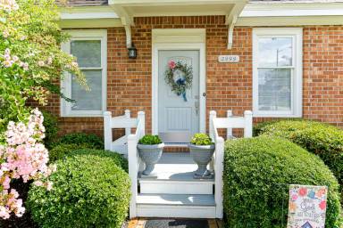 Main picture of 2937 Delaware Dr