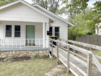 Main picture of 5144 Euclid Ave