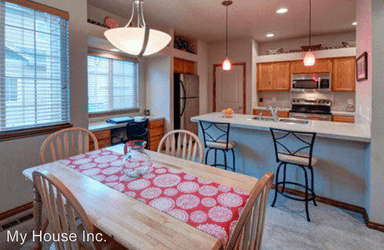 Main picture of 607 Cowan St