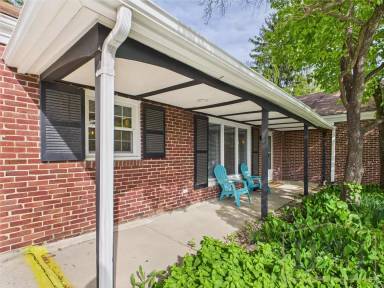 Main picture of 1371 Irving Rd
