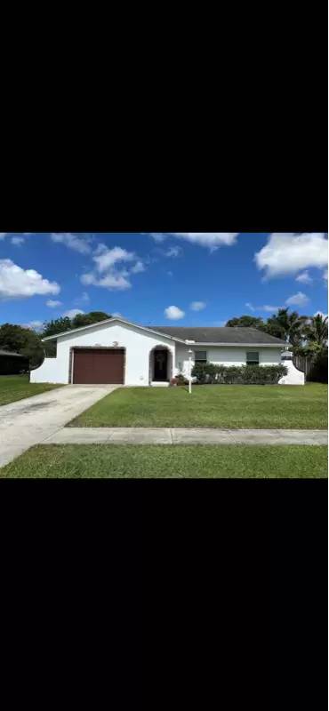 Main picture of 8110 Rose Marie Ave E