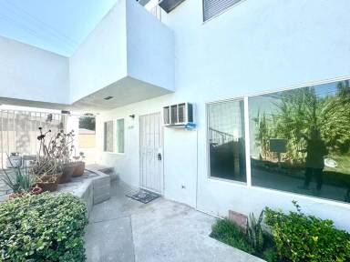 Main picture of 2589 Hayes Dr