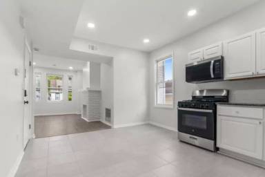 Main picture of 122 Shephard Ave