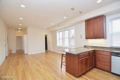 Main picture of 1432 N Maplewood Ave