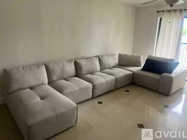Main picture of 6475 W Oakland Park Blvd