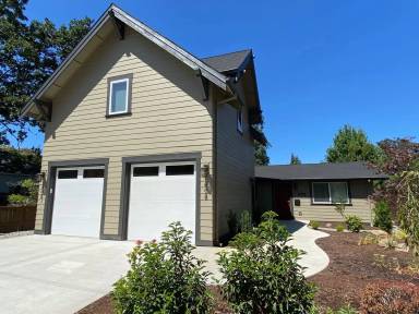 Main picture of 408 Pine St