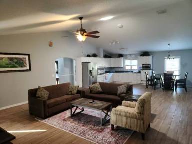 Main picture of 945 McDonald Rd