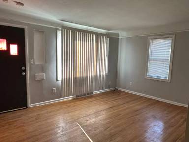 Main picture of 11018 Peony Ave