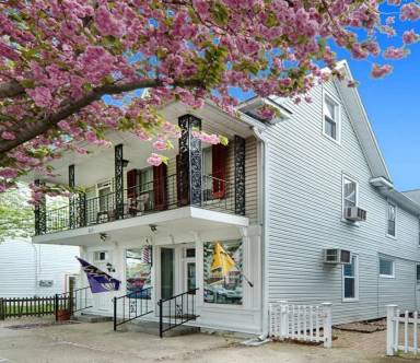 Main picture of 109 S Washington St