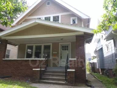 Main picture of 748 Geneva Ave