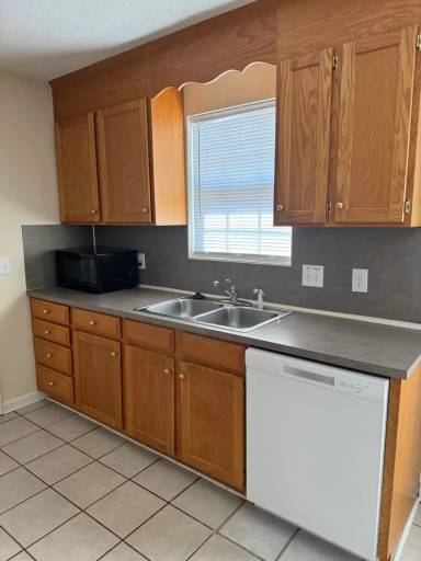 Main picture of 1726 18th Ave NE