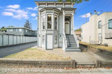 Main picture of 1719 Sherman St