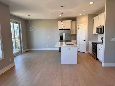 Main picture of 448 S 91st St