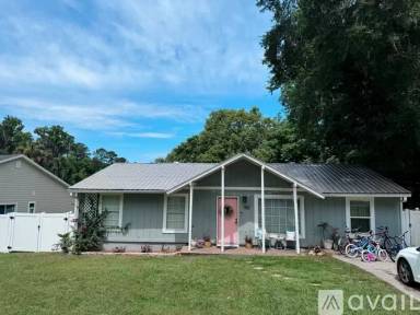 Main picture of 1302 SE Sanchez Ave