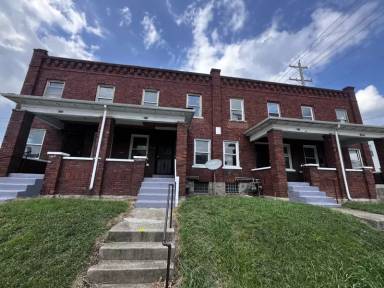 Main picture of 840 E Whittier St