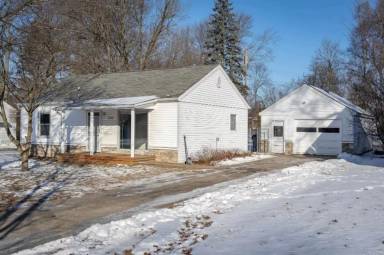 Main picture of 1105 E Saint Andrews Rd