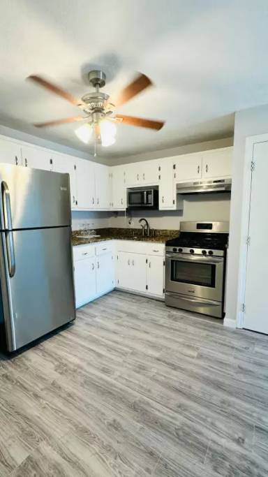 Main picture of 5 Kenmar Dr