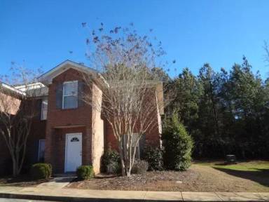 Main picture of Donahue Crossing Condominiums