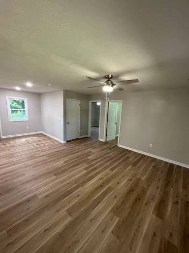 Main picture of 1202 S Willow Ln