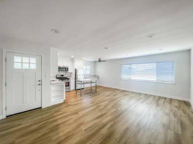 Main picture of 1250 Manhattan Beach Blvd