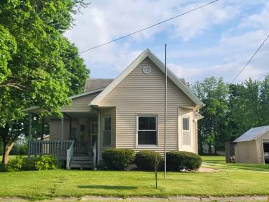 Main picture of 215 W Walnut St