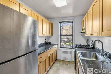 Main picture of 2860 Bailey Ave
