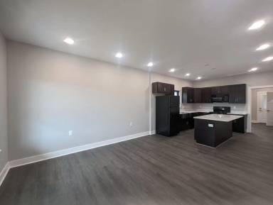 Main picture of 16 Estes Way