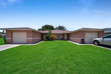 Main picture of 3736 Santa Barbara Blvd