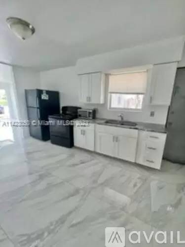Main picture of 4265 SW 51st St