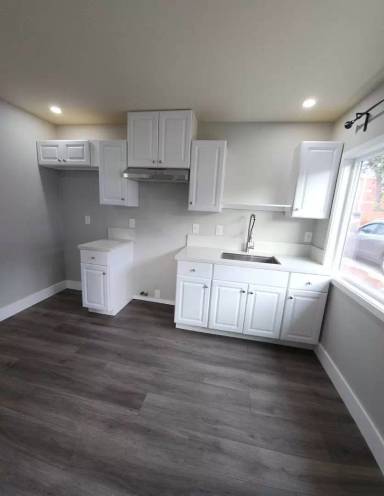 Main picture of 1709 Locust Ave