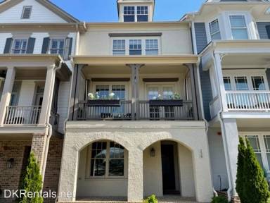 Main picture of 238 Dawson Dr