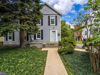 Main picture of 3959 Fessenden St NW