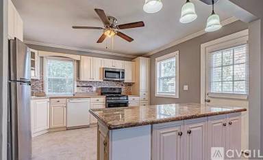 Main picture of 12 Jones Pl