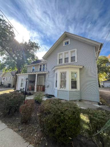 Main picture of 34 S Porter St