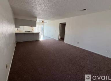 Main picture of 123 E Hazelwood Ln