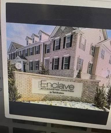 Main picture of 18 Peacock Way