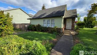 Main picture of 1744 45th Ave NE