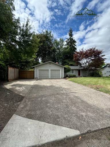 Main picture of 2740 Tulip St