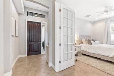 Main picture of 655 Resolute St