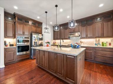 Main picture of 5909 Medlar Pl