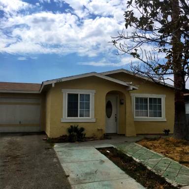 Main picture of 1260 S Irwin St