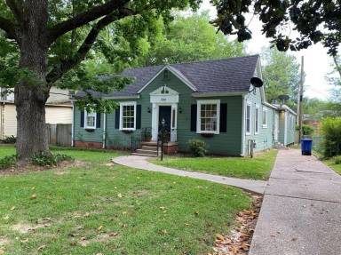 Main picture of 733 Cecile Pl