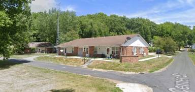Main picture of 121 N Center St