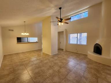Main picture of 2867 Calle de Oriente