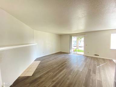 Main picture of 2707 Lincoln Way