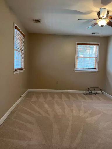 Main picture of 34383 Charles Town Pike