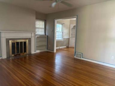 Main picture of 220 S Oliver Ave