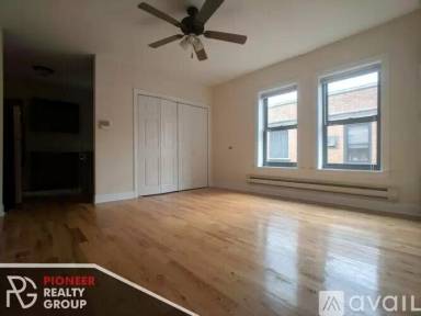 Main picture of 815-23 W Cornelia Ave