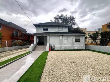 Main picture of 529 SW 3rd St